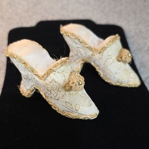 Gold and Cream Embroidered Women's Mini Shoes